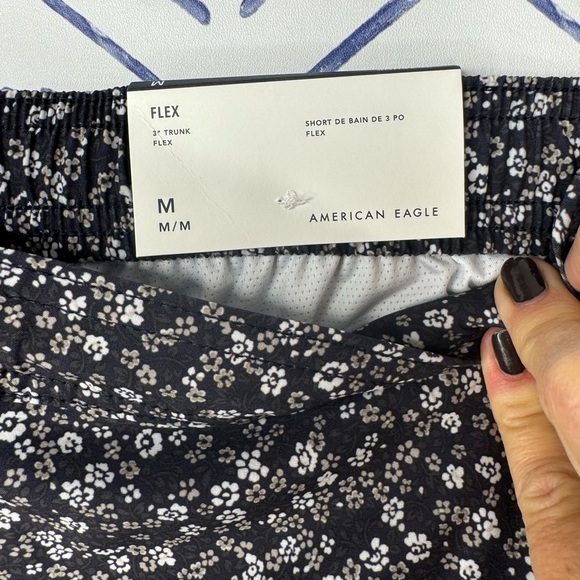 NWT American Eagle Men’s  3” Poolside Swim Short Bathing Suit Black Medium - Picture 5 of 9